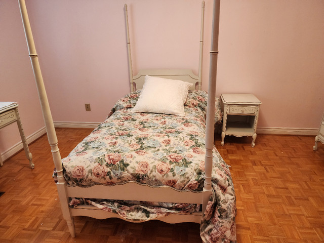 Bedroom furniture in Dressers & Wardrobes in City of Toronto