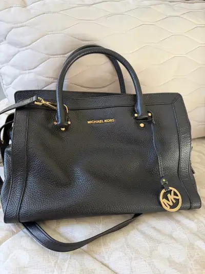 Real Michael Kors purse, View more