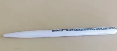 Brand New Authentic Swarovski Crystal Ballpoint Pen – Complete with Original VelvetPouch This elegan...