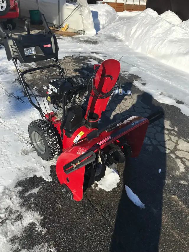 Souffleuse à neige Craftsman snow blower in Snowblowers in City of Montréal - Image 3