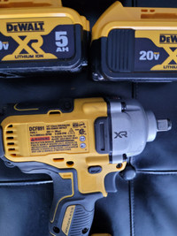 Dewalt DCF891 - 1/2" Impact Wrench with batteries and charger