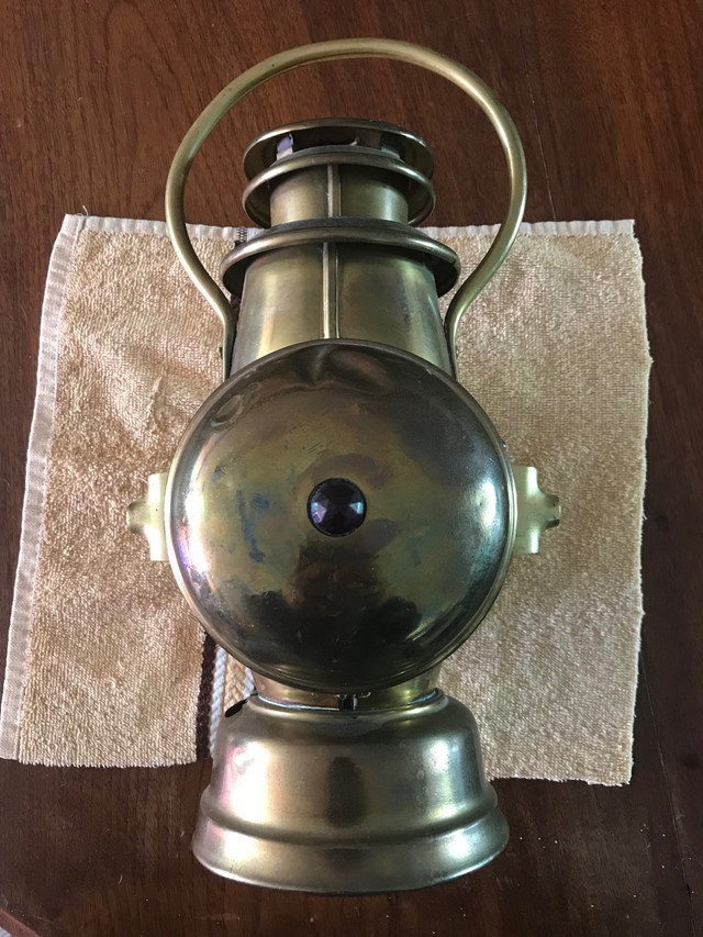 Antique brass lantern in Arts & Collectibles in Winnipeg - Image 2