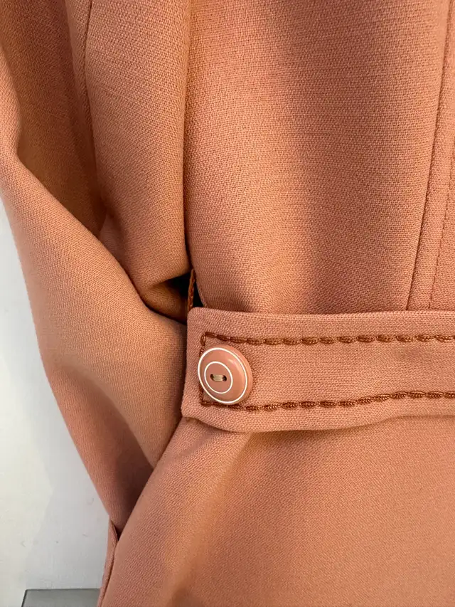 Coat Vintage 70s Coral MONTESELLI Wool Trench Rare in Women's - Tops & Outerwear in Laval / North Shore - Image 4