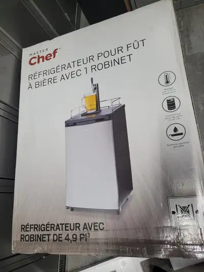 Réfrigérateur à bière MASTER CHEF avec 1 robinet (4.9 pi³), View more