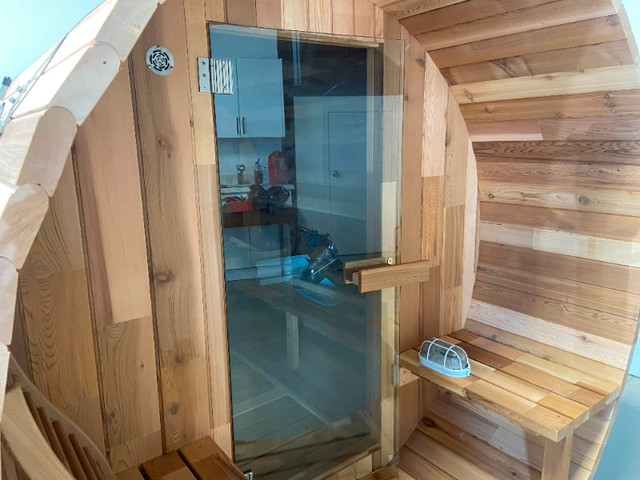Door Crasher Sale! WOW! New Red Cedar Saunas - Free Delivery LN in Hot Tubs & Pools in London