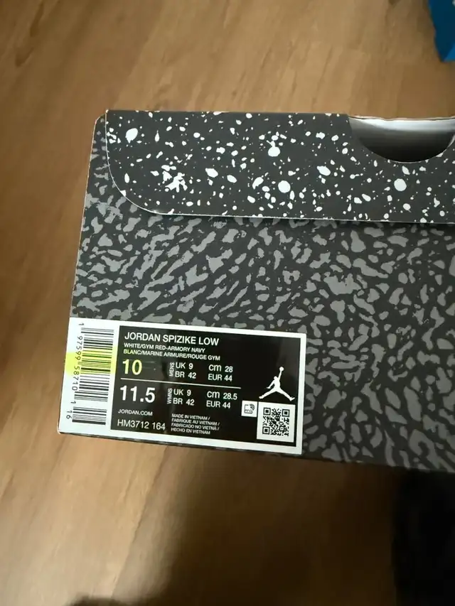 Jordan Spizike Low in Men's Shoes in Markham / York Region - Image 7