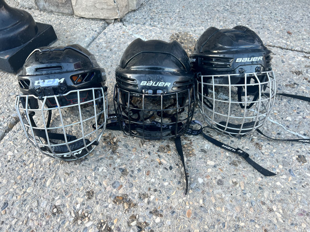 Youth Hockey Helmets  in Hockey in Calgary - Image 2