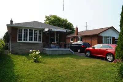 1 room avail, nr Centennial/UofT, Markham x Ellesmere, Scarboro.