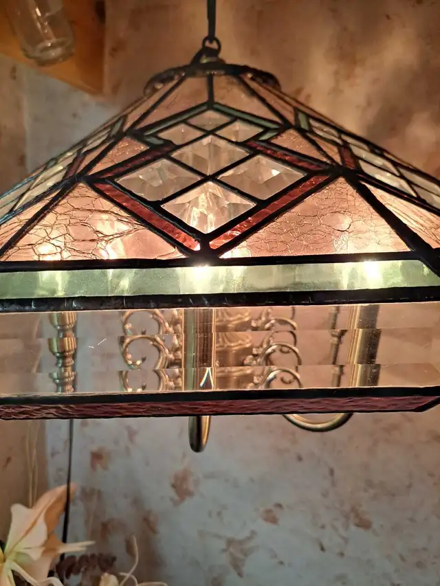STAINED GLASS CHANDELIER in Indoor Lighting & Fans in Owen Sound - Image 2