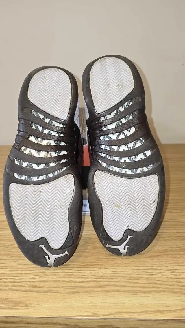 Jordan 12 A Ma Maniére - Size 9.5M/11W  in Men's Shoes in City of Toronto - Image 6