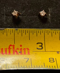 14k gold & diamond stud earrings