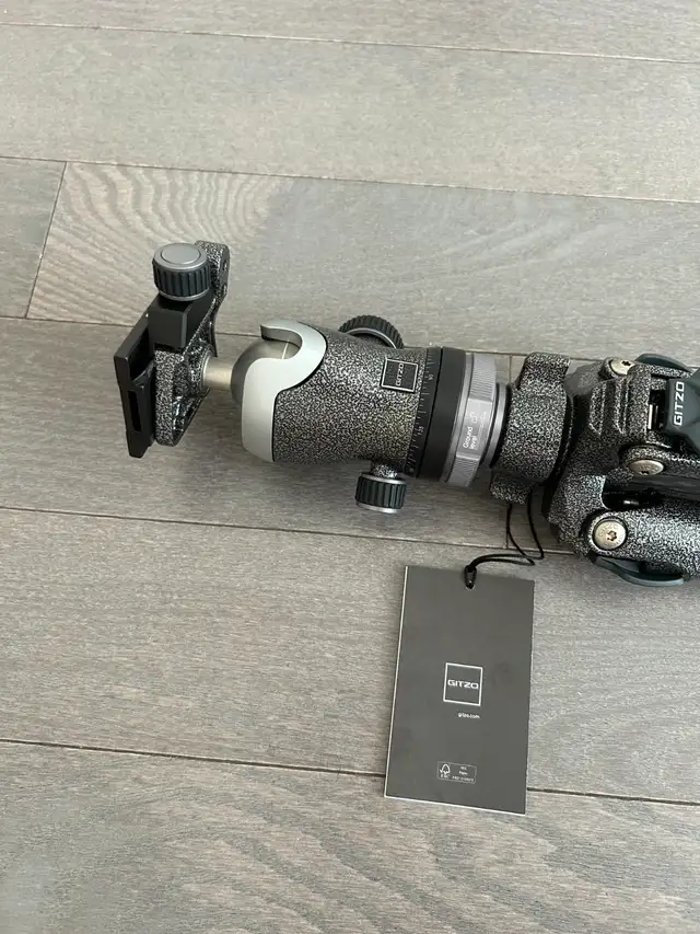 New Gitzo GT2542 Mountaineer Tripod with GH3382QD Ballhead Kit in Cameras & Camcorders in Mississauga / Peel Region - Image 8