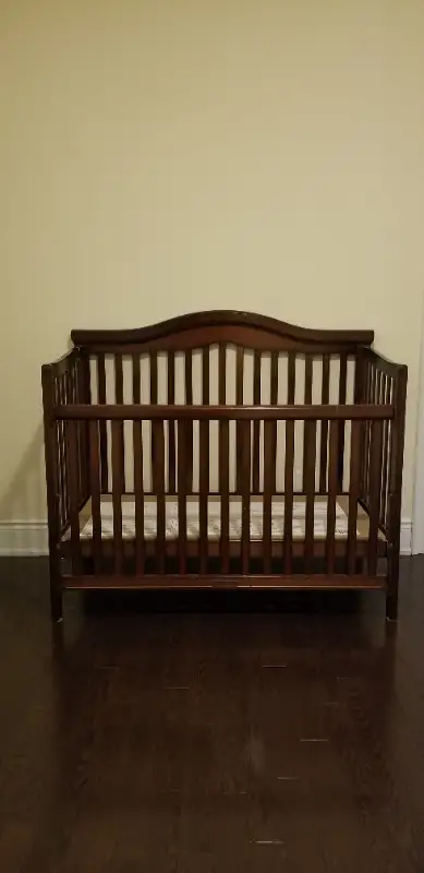Classic Convertible Crib Converts to a daybed, full-size bed, toddler bed 3-Position mattress suppor...