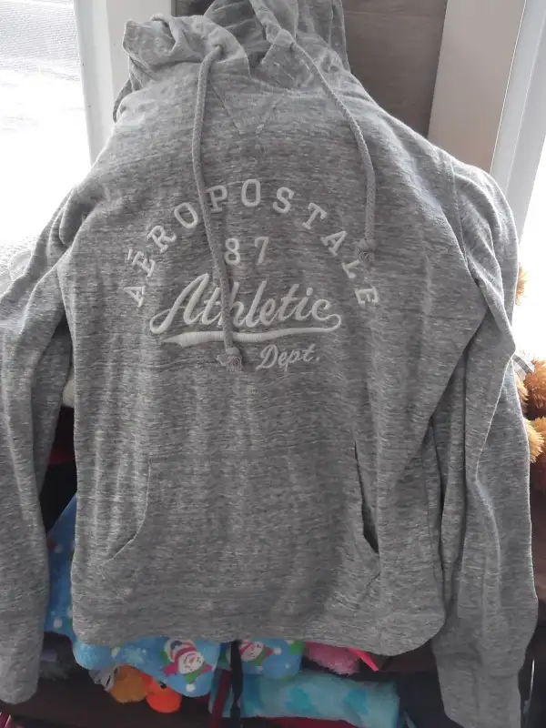 kangourou aeropostale gris in Hobbies & Crafts in Longueuil / South Shore - Image 2