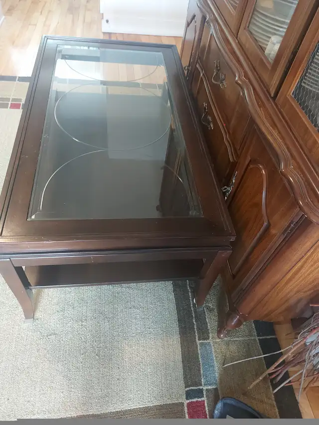 Dark brown Wooden Coffee Table with glass top in Coffee Tables in Ottawa - Image 6