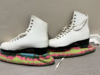 Women’s Figure Skates Size 6, View more