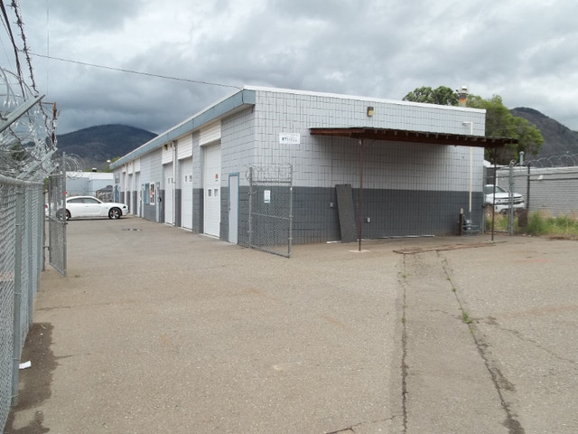C-4 ZONED COMERCIAL 3 RENTAL UNIT FOR SALE BY OWNER in Commercial & Office Space for Sale in Kamloops - Image 2