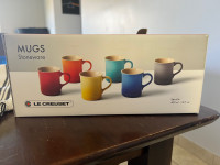 RARE: Le Creuset rainbow mug set. A collectors dream