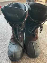 Men’s size 8 winter boot
