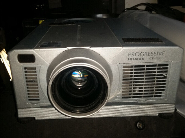 hitachi cp-x995 4500 lumen 1080 hd projector - motorized zoom an dans Autre  à Ville de Montréal