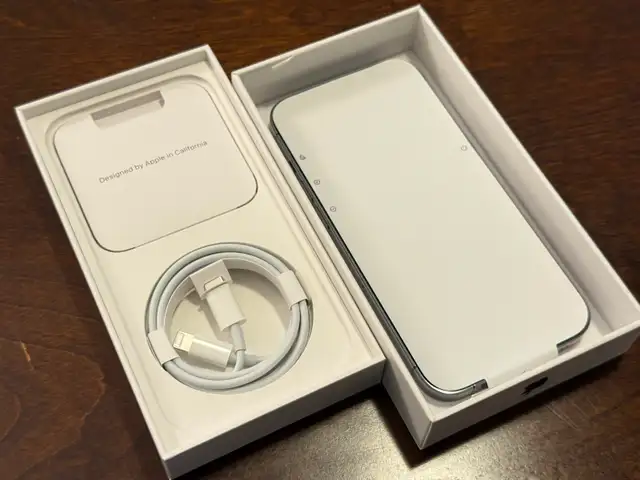 [Like-New] Unlocked iPhone 14 Pro 256GB Deep Purple in Cell Phones in Delta/Surrey/Langley - Image 8