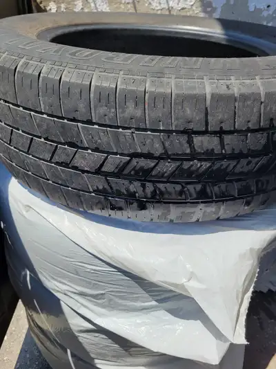 Pneus d’été en bon état à Montréal H2x2l3 Tel 438 828-6854