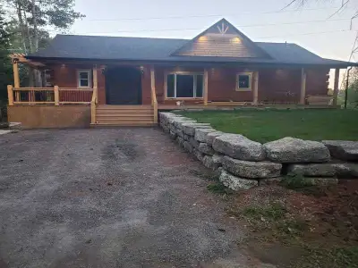 Amazing one of a kind Log home just 1 yr old. This custom log home is only 2km from beautiful Minden...