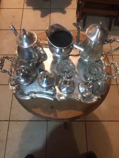 Service plaqué argent ancienne et antique plusieurs accessoires., View more