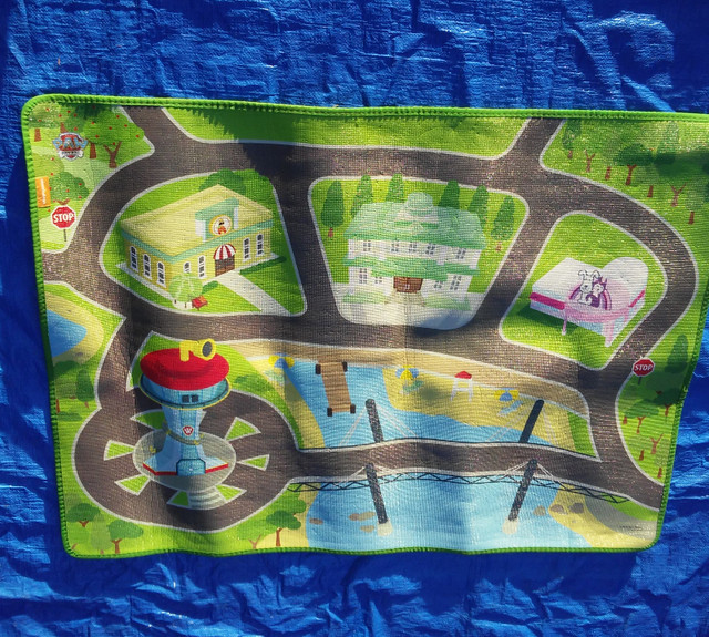 Car Playmat for Kids in Toys in Campbell River - Image 2