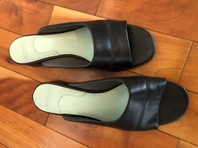 Sandals, taille 10 dans Femmes - Chaussures  à Longueuil/Rive Sud - Image 2