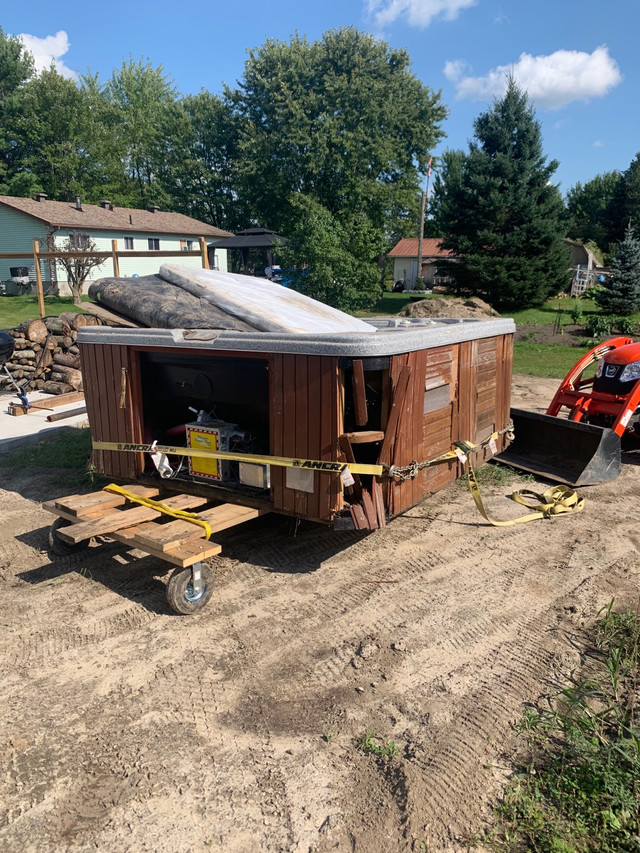Free hot tub Hot Tubs & Pools Ottawa Kijiji