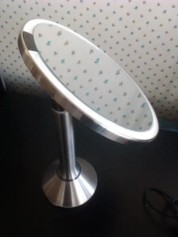Make up Mirror by Simple Human with motion sensor in Health & Special Needs in City of Toronto - Image 6