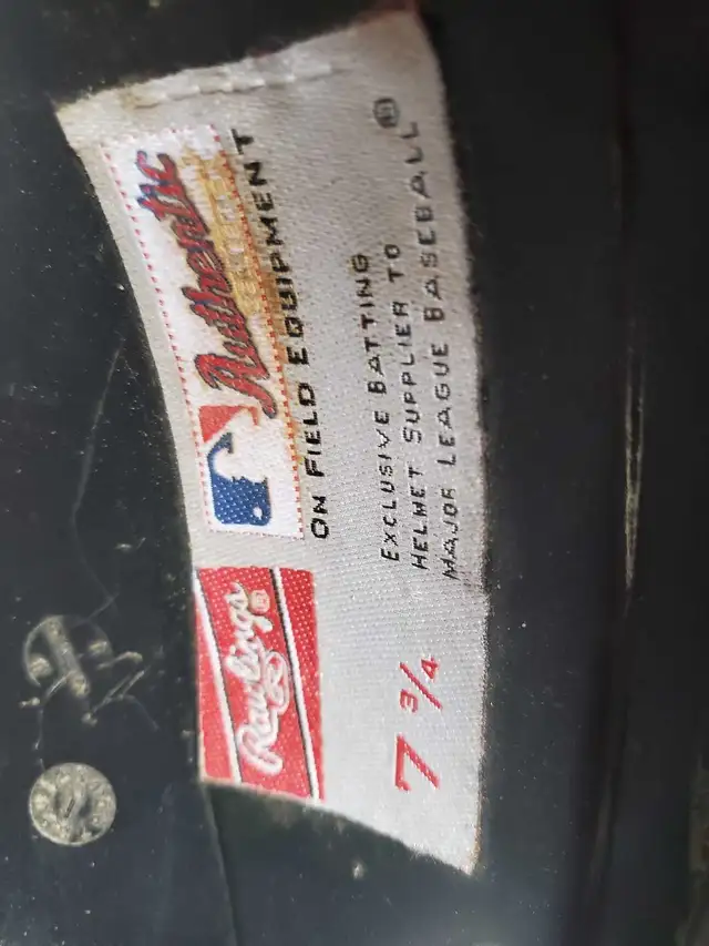 Rawlings Batting Helmet 1 Ear piece Professional helmet. in Baseball & Softball in Norfolk County - Image 4