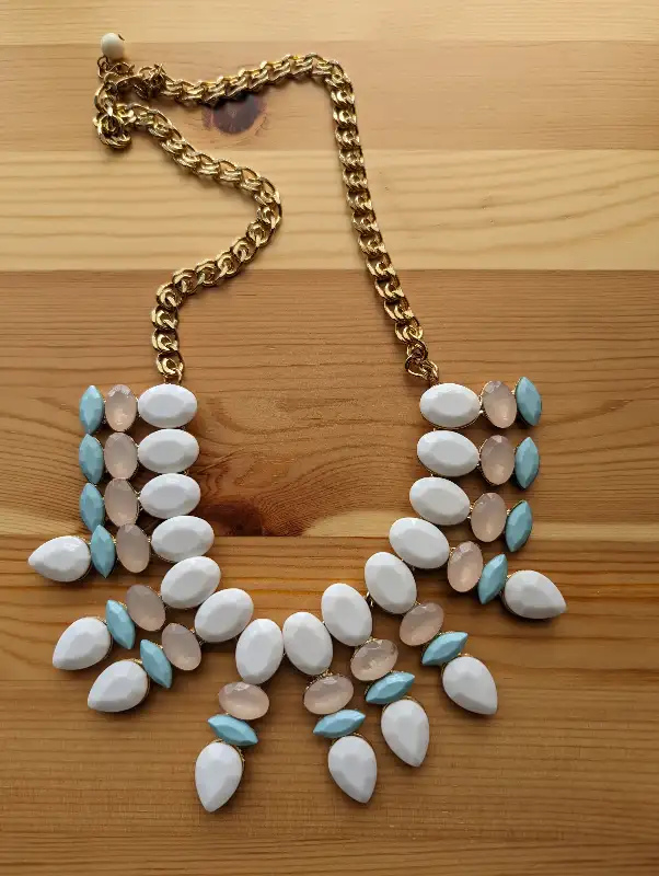 Modern necklace