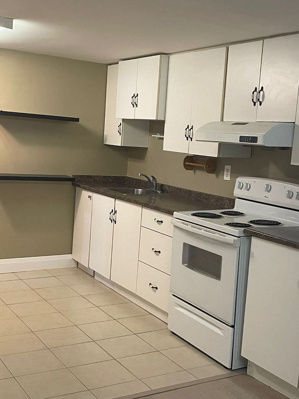 2 Bedroom Basement in Brampton with Separate Entrance & Parking 4