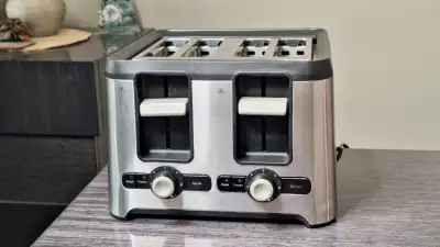 Oster Stainless Steel 4 Slice Toaster [MINT CONDITION/LIKE NEW], View more