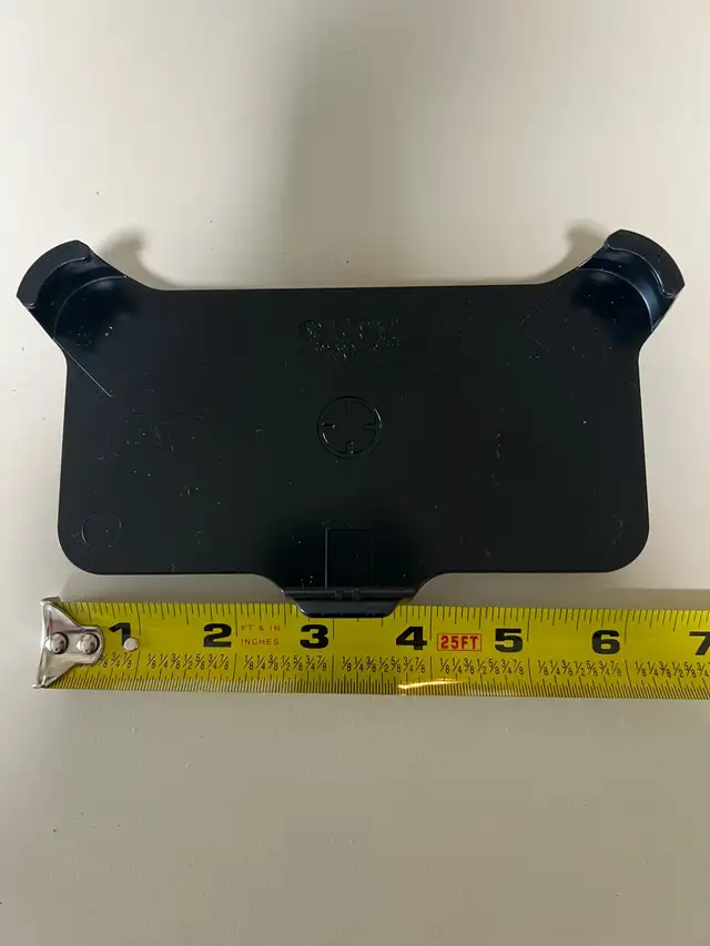 2 Otterbox belt clip phone holders  in Cell Phone Accessories in Dartmouth - Image 4