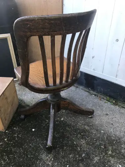 Chaise de bureau antique en chêne, View more