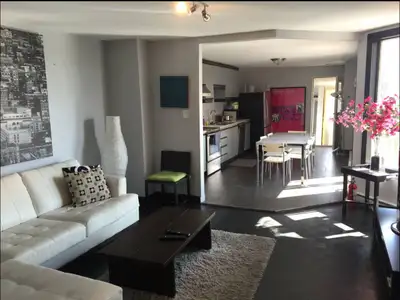 WONDERFUL!!! 4 BEDROOMS LITTLE ITALY NEXT TO BEAUBIEN SUBWAY!!!!