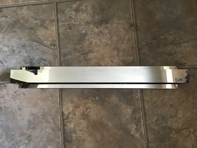 LED Above Vanity Light fixture , Silver - 32" L x 4.5"H in Indoor Lighting & Fans in Oakville / Halton Region - Image 2