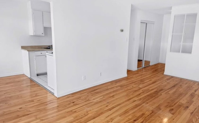 Chambre à louer dans un 4 1/2 — photo 2