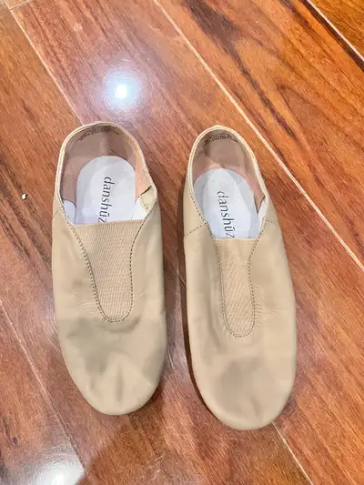 Tan jazz shoes, View more