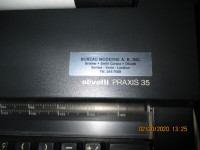 Olivetti Praxis 35 Electric typewriter
