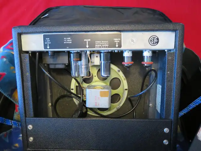 1968 Fender VibroChamp Class 'A' Tube Amp $1,400.68 in Amps & Pedals in Ottawa - Image 9
