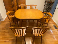 Dining table, hutch and 6 chairs 