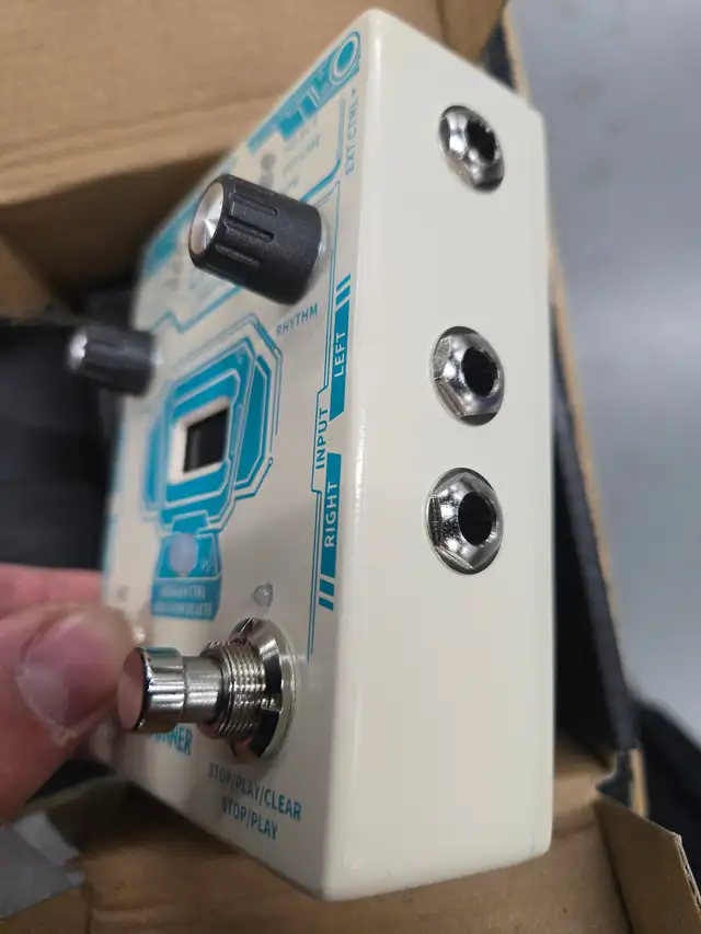 Donner 2 In 1 Looper Drum Machine - Circle Looper Pedal in Amps & Pedals in City of Toronto - Image 4