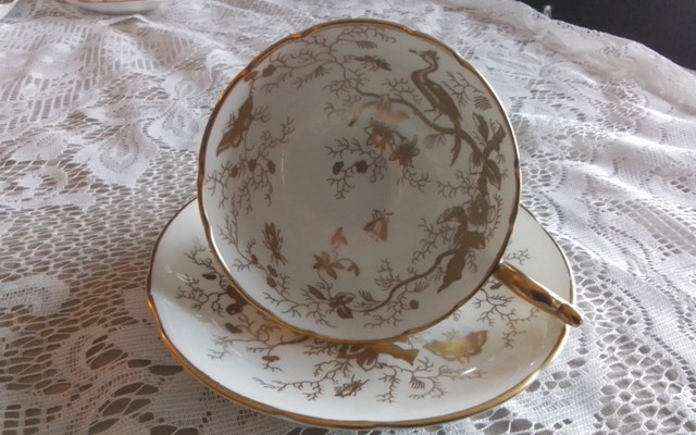 FINE BONE CHINA CUP AND SAUCER - CAIRO BIRD - COALPORT in Arts & Collectibles in City of Toronto - Image 2