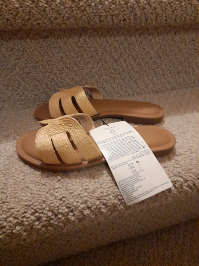 Women's flip flops - NEW with Tags, View more