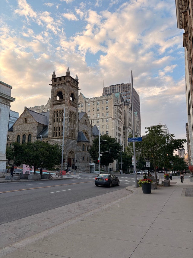 Looking for a Room or Studio Near Downtown Montreal — photo 1
