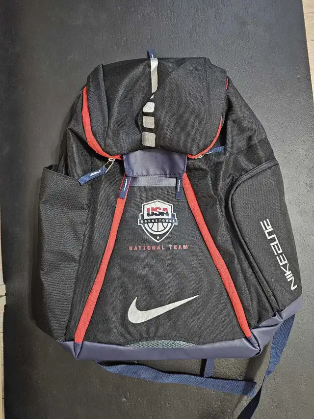 Nike Elite Backpack USA black in Bags & Luggage in Mississauga / Peel Region - Image 6